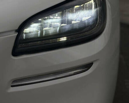 Белый Линкольн Corsair, объемом двигателя 2 л и пробегом 24 тыс. км за 25800 $, фото 13 на Automoto.ua