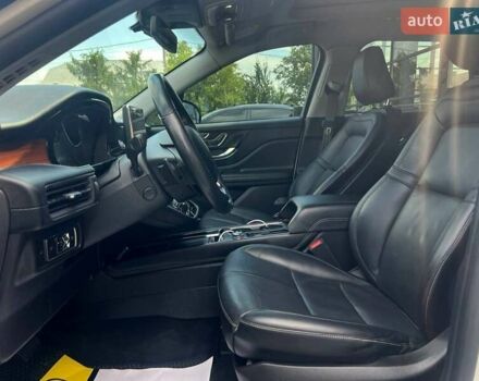 Белый Линкольн Corsair, объемом двигателя 2 л и пробегом 38 тыс. км за 27500 $, фото 11 на Automoto.ua