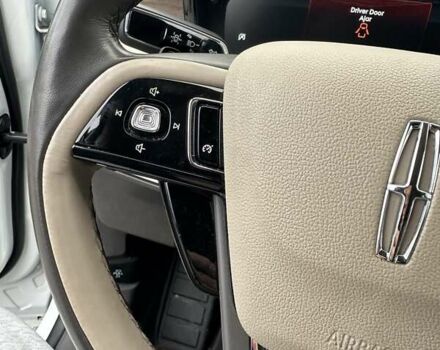 Белый Линкольн Corsair, объемом двигателя 2 л и пробегом 22 тыс. км за 27500 $, фото 26 на Automoto.ua