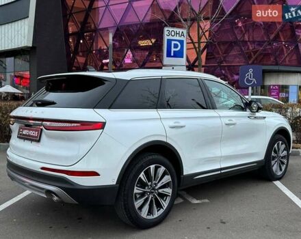 Белый Линкольн Corsair, объемом двигателя 2 л и пробегом 24 тыс. км за 25990 $, фото 6 на Automoto.ua