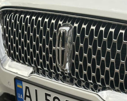 Белый Линкольн Corsair, объемом двигателя 2 л и пробегом 24 тыс. км за 25800 $, фото 12 на Automoto.ua