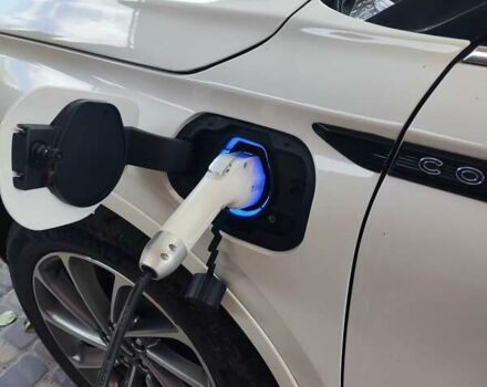 Белый Линкольн Corsair, объемом двигателя 2.49 л и пробегом 79 тыс. км за 30000 $, фото 6 на Automoto.ua