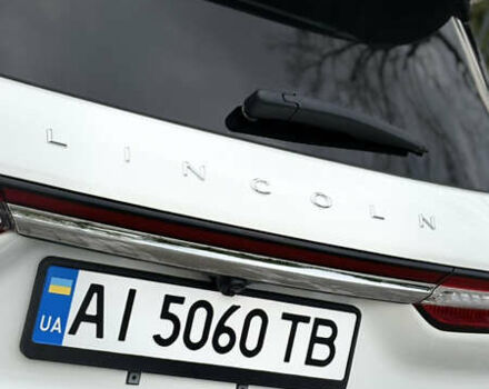 Белый Линкольн Corsair, объемом двигателя 2 л и пробегом 24 тыс. км за 25800 $, фото 39 на Automoto.ua