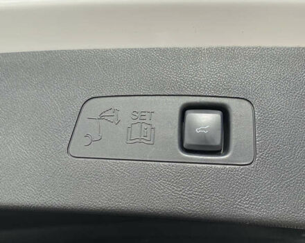 Білий Лінкольн Corsair, об'ємом двигуна 2 л та пробігом 78 тис. км за 27500 $, фото 21 на Automoto.ua