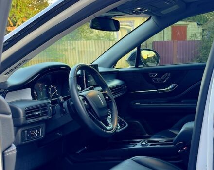 Белый Линкольн Corsair, объемом двигателя 2 л и пробегом 78 тыс. км за 22900 $, фото 5 на Automoto.ua