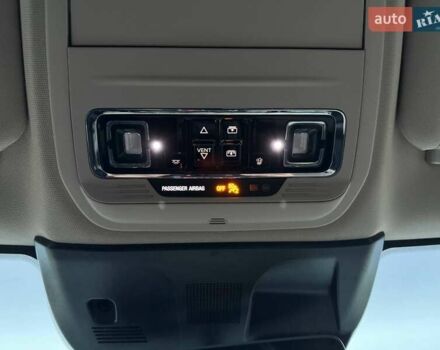 Белый Линкольн Corsair, объемом двигателя 2 л и пробегом 24 тыс. км за 25990 $, фото 26 на Automoto.ua