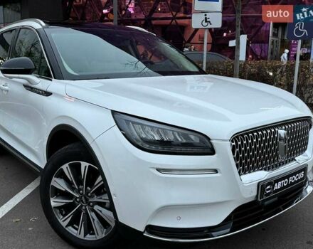 Белый Линкольн Corsair, объемом двигателя 2 л и пробегом 24 тыс. км за 25990 $, фото 1 на Automoto.ua