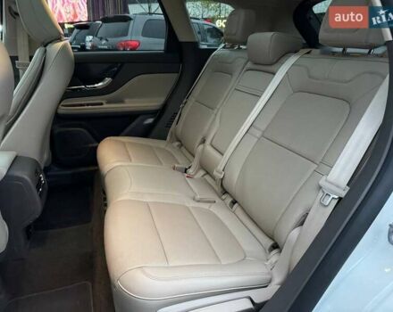 Белый Линкольн Corsair, объемом двигателя 2 л и пробегом 24 тыс. км за 25990 $, фото 8 на Automoto.ua