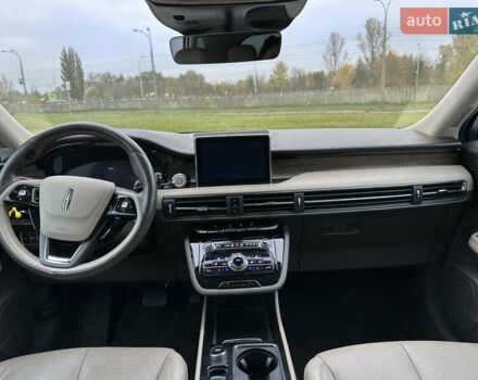 Белый Линкольн Corsair, объемом двигателя 2 л и пробегом 22 тыс. км за 27500 $, фото 18 на Automoto.ua