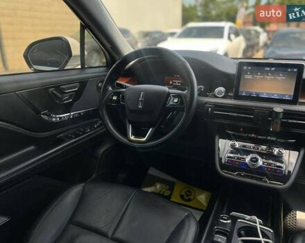 Белый Линкольн Corsair, объемом двигателя 2 л и пробегом 38 тыс. км за 27500 $, фото 14 на Automoto.ua