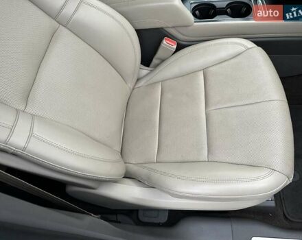 Белый Линкольн Corsair, объемом двигателя 2 л и пробегом 22 тыс. км за 27500 $, фото 14 на Automoto.ua