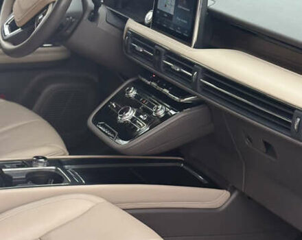 Белый Линкольн Corsair, объемом двигателя 2 л и пробегом 24 тыс. км за 25800 $, фото 2 на Automoto.ua