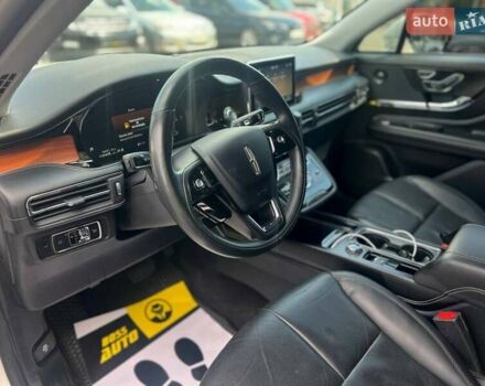 Белый Линкольн Corsair, объемом двигателя 2 л и пробегом 38 тыс. км за 27500 $, фото 10 на Automoto.ua