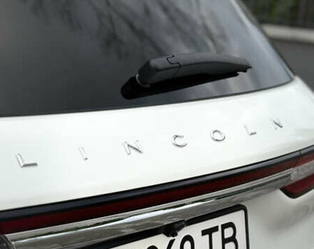 Белый Линкольн Corsair, объемом двигателя 2 л и пробегом 24 тыс. км за 25800 $, фото 20 на Automoto.ua