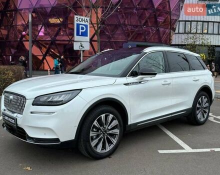 Белый Линкольн Corsair, объемом двигателя 2 л и пробегом 24 тыс. км за 25990 $, фото 3 на Automoto.ua