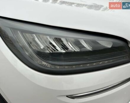 Белый Линкольн Corsair, объемом двигателя 2 л и пробегом 22 тыс. км за 27500 $, фото 9 на Automoto.ua