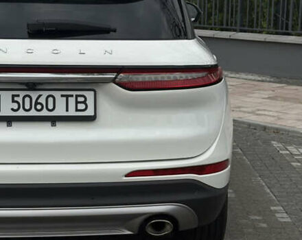 Белый Линкольн Corsair, объемом двигателя 2 л и пробегом 24 тыс. км за 25800 $, фото 38 на Automoto.ua