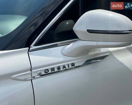 Белый Линкольн Corsair, объемом двигателя 2 л и пробегом 38 тыс. км за 27500 $, фото 7 на Automoto.ua
