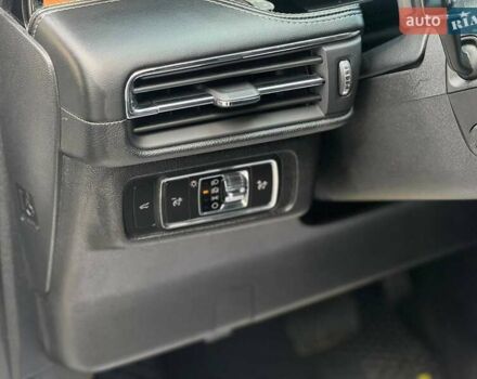 Белый Линкольн Corsair, объемом двигателя 2 л и пробегом 38 тыс. км за 27500 $, фото 12 на Automoto.ua