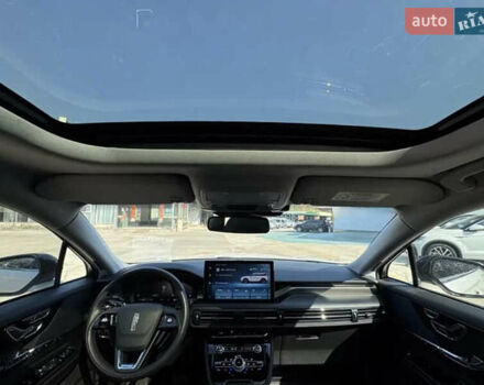 Белый Линкольн Corsair, объемом двигателя 2 л и пробегом 2 тыс. км за 30000 $, фото 7 на Automoto.ua