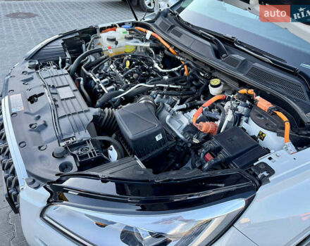 Білий Лінкольн Corsair, об'ємом двигуна 2.49 л та пробігом 23 тис. км за 36000 $, фото 27 на Automoto.ua