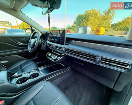 Білий Лінкольн Corsair, об'ємом двигуна 2.49 л та пробігом 23 тис. км за 36000 $, фото 32 на Automoto.ua