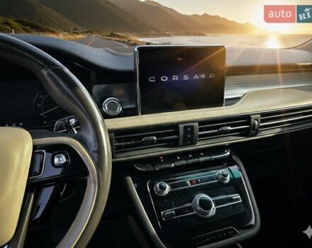 Белый Линкольн Corsair, объемом двигателя 2 л и пробегом 77 тыс. км за 23333 $, фото 1 на Automoto.ua