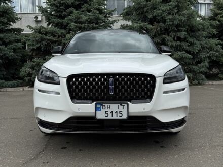 Белый Линкольн Corsair, объемом двигателя 2.5 л и пробегом 16 тыс. км за 33880 $, фото 1 на Automoto.ua
