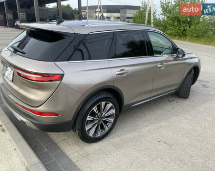 Бежевый Линкольн Corsair, объемом двигателя 2 л и пробегом 80 тыс. км за 29500 $, фото 5 на Automoto.ua