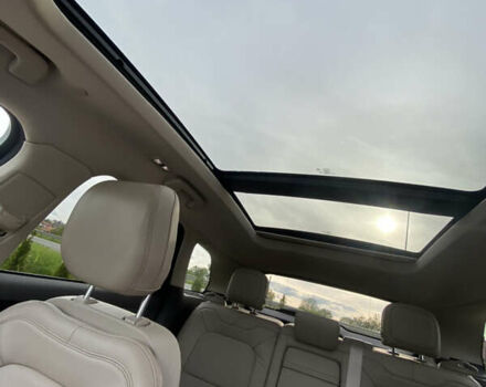 Бежевый Линкольн Corsair, объемом двигателя 2 л и пробегом 80 тыс. км за 29500 $, фото 19 на Automoto.ua