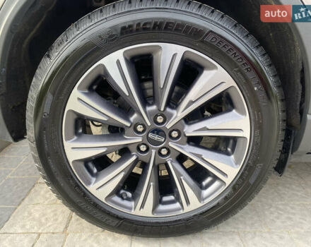 Бежевый Линкольн Corsair, объемом двигателя 2 л и пробегом 80 тыс. км за 29500 $, фото 34 на Automoto.ua