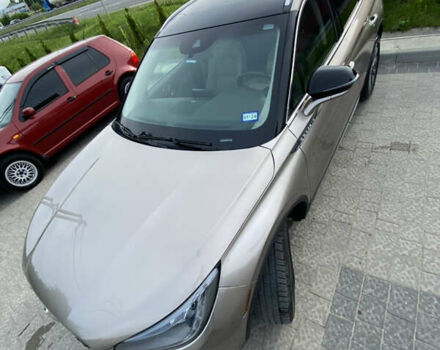 Бежевый Линкольн Corsair, объемом двигателя 2 л и пробегом 80 тыс. км за 29500 $, фото 1 на Automoto.ua