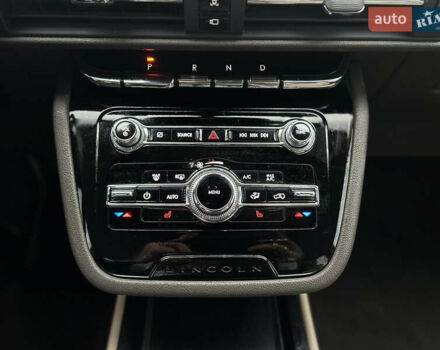 Бежевый Линкольн Corsair, объемом двигателя 2 л и пробегом 63 тыс. км за 25000 $, фото 13 на Automoto.ua