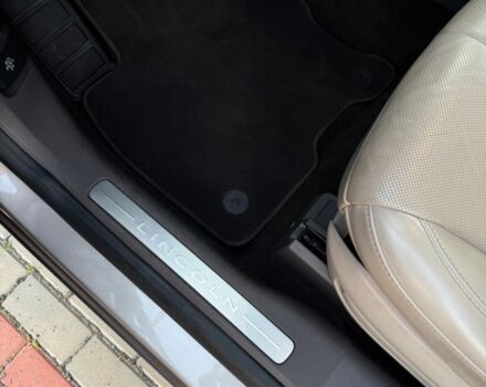 Бежевый Линкольн Corsair, объемом двигателя 2 л и пробегом 57 тыс. км за 25000 $, фото 17 на Automoto.ua