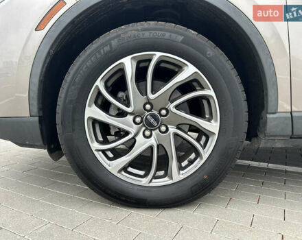 Бежевый Линкольн Corsair, объемом двигателя 2 л и пробегом 63 тыс. км за 25000 $, фото 24 на Automoto.ua