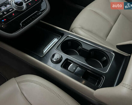 Бежевый Линкольн Corsair, объемом двигателя 2 л и пробегом 63 тыс. км за 25000 $, фото 29 на Automoto.ua