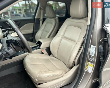 Бежевый Линкольн Corsair, объемом двигателя 2 л и пробегом 63 тыс. км за 25000 $, фото 16 на Automoto.ua