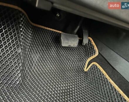 Чорний Лінкольн Corsair, об'ємом двигуна 2.26 л та пробігом 79 тис. км за 24300 $, фото 26 на Automoto.ua