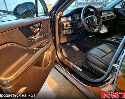 Черный Линкольн Corsair, объемом двигателя 2 л и пробегом 27 тыс. км за 23500 $, фото 7 на Automoto.ua