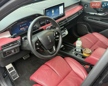 Черный Линкольн Corsair, объемом двигателя 2 л и пробегом 8 тыс. км за 36000 $, фото 5 на Automoto.ua