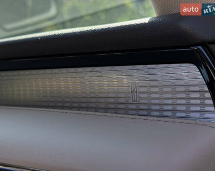 Черный Линкольн Corsair, объемом двигателя 2 л и пробегом 22 тыс. км за 31500 $, фото 51 на Automoto.ua