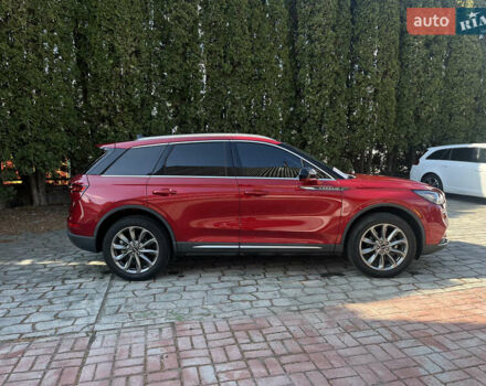 Красный Линкольн Corsair, объемом двигателя 2 л и пробегом 40 тыс. км за 29000 $, фото 2 на Automoto.ua