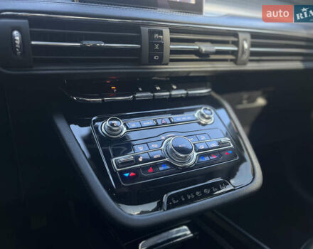 Красный Линкольн Corsair, объемом двигателя 2 л и пробегом 40 тыс. км за 29000 $, фото 16 на Automoto.ua