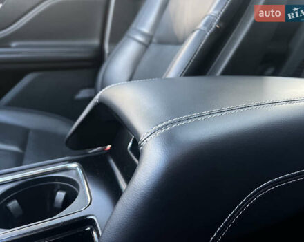 Красный Линкольн Corsair, объемом двигателя 2 л и пробегом 40 тыс. км за 29000 $, фото 19 на Automoto.ua