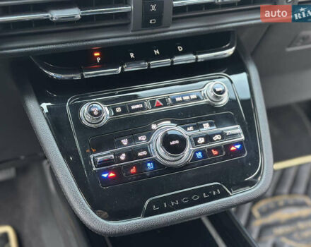 Линкольн Corsair, объемом двигателя 2 л и пробегом 27 тыс. км за 24800 $, фото 34 на Automoto.ua