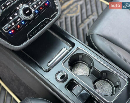 Линкольн Corsair, объемом двигателя 2 л и пробегом 27 тыс. км за 24800 $, фото 35 на Automoto.ua