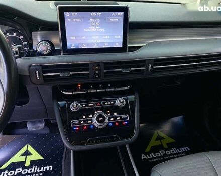 Линкольн Corsair, объемом двигателя 2 л и пробегом 62 тыс. км за 25999 $, фото 23 на Automoto.ua