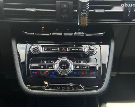 Линкольн Corsair, объемом двигателя 2 л и пробегом 38 тыс. км за 28000 $, фото 16 на Automoto.ua