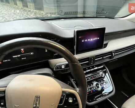 Серый Линкольн Corsair, объемом двигателя 2.29 л и пробегом 95 тыс. км за 25700 $, фото 7 на Automoto.ua