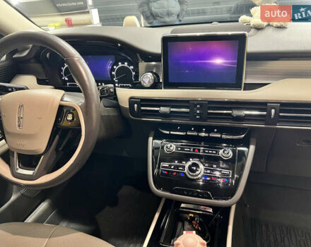 Сірий Лінкольн Corsair, об'ємом двигуна 2 л та пробігом 98 тис. км за 28000 $, фото 9 на Automoto.ua